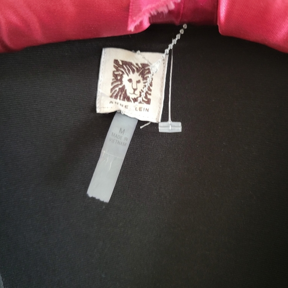 Sale 4/$25 Anne Klein | Black & White Ruched Wrap Front Tie Elegant Medium NWOT - Picture 5 of 8